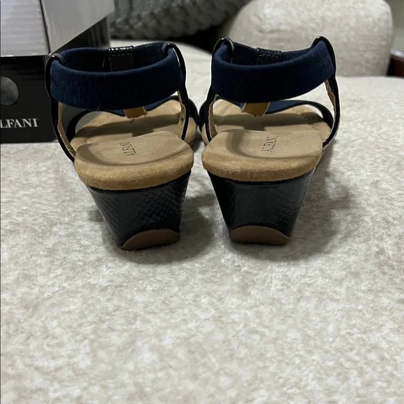 Alfani Navy Snake Accent Wedge Sandals - Women’s Size 8.5M - Picture 4 of 7